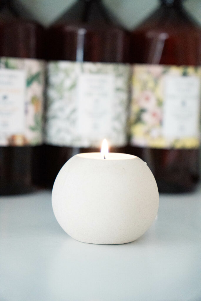 Maison Mo - Morgane Brèche - facialiste Issoire - soin du visage Issoire - massage facial sur mesure Issoire - soins visage bio Issoire - massage relaxant visage Issoire -drainage lymphatique facial Issoire-massage intra-oral Issoire - auto-massage visage Issoire - massothérapeute Issoire - soin visage botanique Issoire - facialisme professionnel Issoire - institut de beauté Issoire - massages bien-être Issoire - massage anti-âge visage Issoire - lifting naturel visage Issoire - massage Kobido Issoire - massage facial drainant Issoire - soin visage détente Issoire - massage énergisant visage Issoire - soin visage éclat Issoire - soin visage hydratant Issoire - rituel facialiste Issoire - massage visage revitalisant Issoire - massage visage relaxant Clermont Ferrand -soin du visage personnalisé Issoire - massage sculptant visage Issoire - massage facial esthétique Issoire - soin anti-rides visage Issoire - soin beauté visage Issoire - massage détente Issoire - soin visage naturel Issoire - soin visage haut de gamme Issoire - massage facial drainant Clermont-Ferrand -facialiste Clermont-Ferrand - massage du visage bien-être Issoire - soin visage bio Clermont-Ferrand - massage facial éclat Issoire - institut facialiste Issoire - massage visage peau lumineuse Issoire - soins esthétiques visage Issoire - massage du visage relaxant Issoire