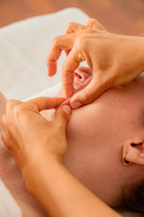 MAISON MO - Issoire - MASSAGE FACIALISTE MASSAGE FACIALISTE SUR MESURE