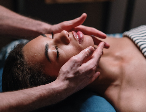 MAISON MO - Issoire - Massage bien-être LE DRAINAGE LYMPHATIQUE VISAGE (DETOX FACIALE)